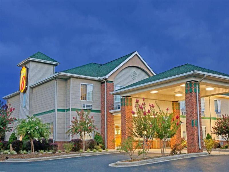 Super 8 By Wyndham Salisbury Ξενοδοχείο Εξωτερικό φωτογραφία