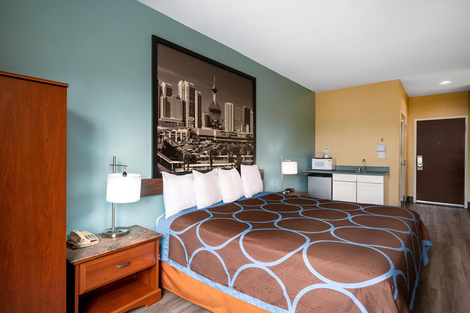 Super 8 By Wyndham Salisbury Ξενοδοχείο Εξωτερικό φωτογραφία